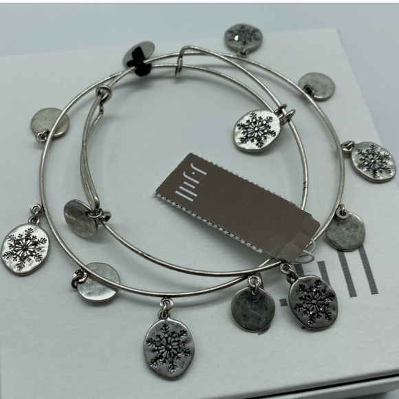 J.JILL NEW Shimmering Snowflakes Bracelet NWT - Picture 3 of 3